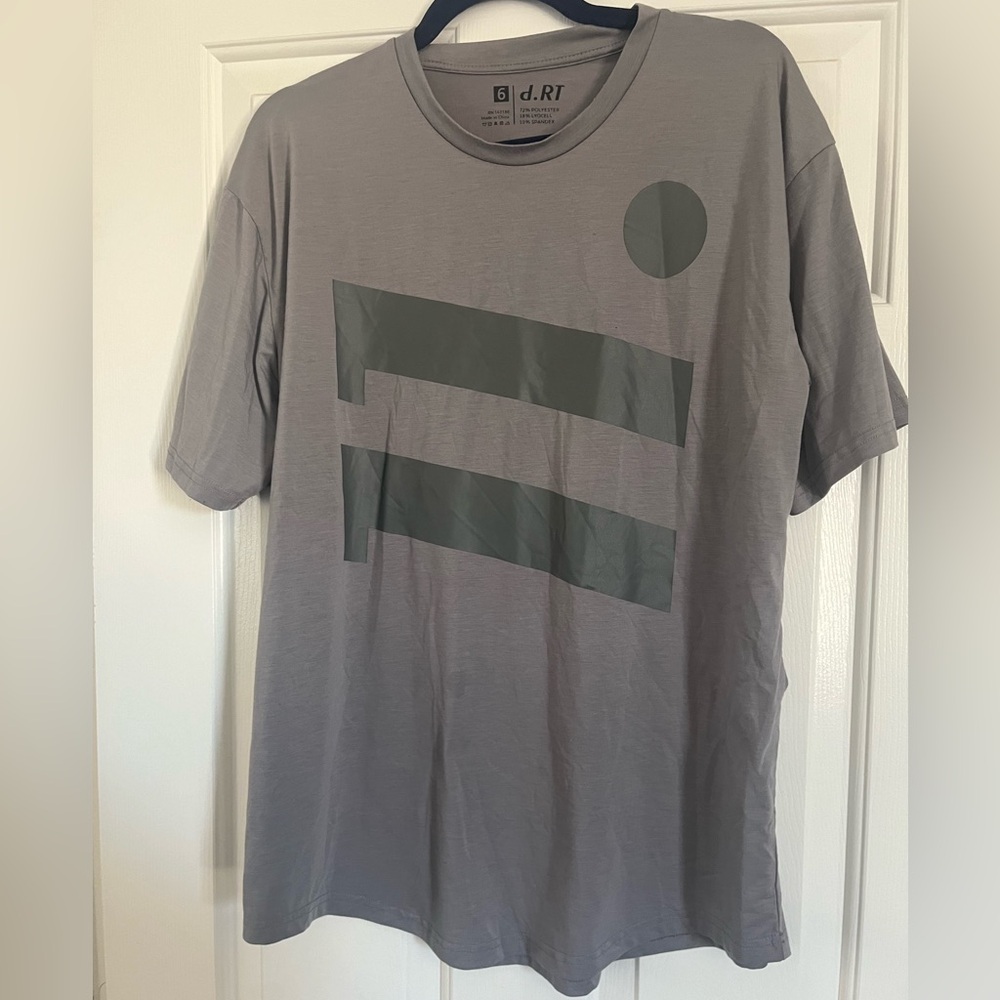 SOFF ELEVEN GRAPHIC TEE IN Gray/Black Size 6/L